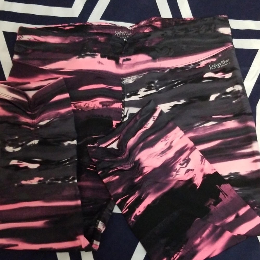 Calvin Klein Performance Quick Dry Cropped Legging View 3